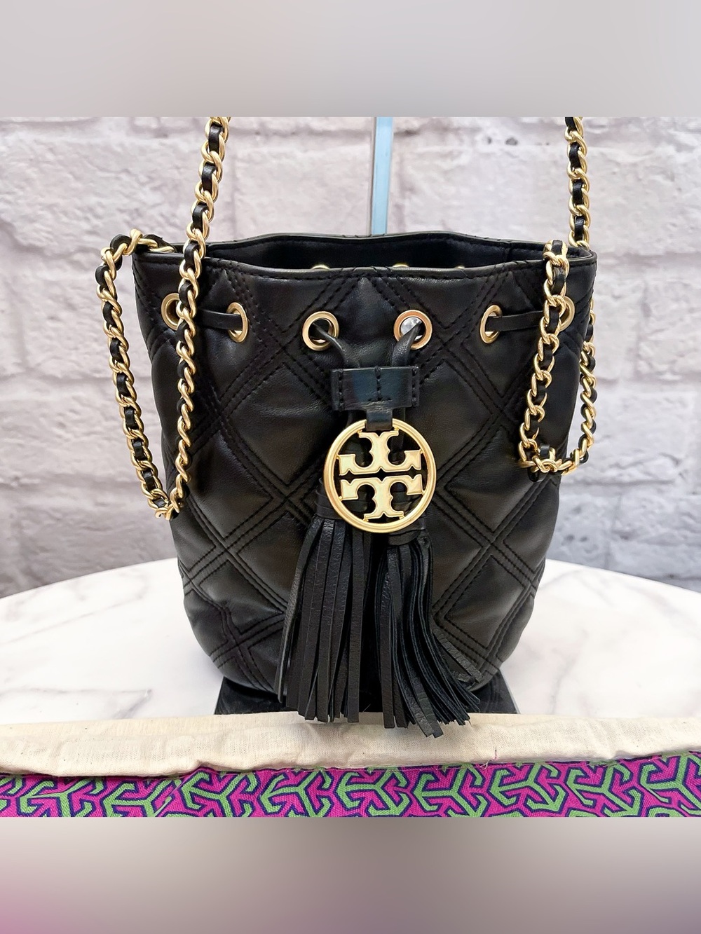 Tory Burch Fleming Soft Mini Bucket Bag Quilted Black EUC - Picture 3 of 10